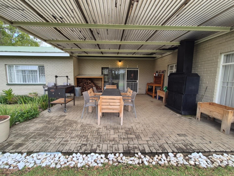 5 Bedroom Property for Sale in Roodewal Free State